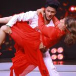 Sunita Gogoi Instagram - This Moment..Awestruck 🤩Its Ranbirrrrr ❤️ Swipe 👉 Thankyou @abusdc for d beautiful choreography n performing with both AmAzing choreographers was something I ll cherish Alwz @manichandra_official Bigboss Finale was so fantastic becoz of d amazing contestants effort.. #love #dance #passion #happiness #ranbir #moment #final #bigboss #entertainment