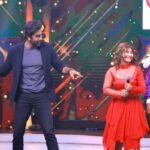 Sunita Gogoi Instagram - This Moment..Awestruck 🤩Its Ranbirrrrr ❤️ Swipe 👉 Thankyou @abusdc for d beautiful choreography n performing with both AmAzing choreographers was something I ll cherish Alwz @manichandra_official Bigboss Finale was so fantastic becoz of d amazing contestants effort.. #love #dance #passion #happiness #ranbir #moment #final #bigboss #entertainment