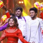 Sunita Gogoi Instagram - This Moment..Awestruck 🤩Its Ranbirrrrr ❤️ Swipe 👉 Thankyou @abusdc for d beautiful choreography n performing with both AmAzing choreographers was something I ll cherish Alwz @manichandra_official Bigboss Finale was so fantastic becoz of d amazing contestants effort.. #love #dance #passion #happiness #ranbir #moment #final #bigboss #entertainment