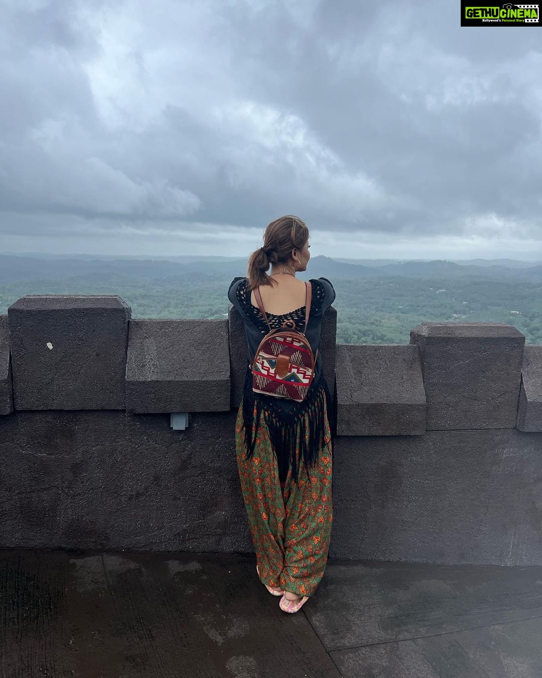 Sunita Gogoi Instagram - Journey brings u happiness not d destination! Love Familia
