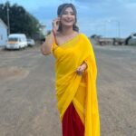 Sunita Gogoi Instagram - ☀️MehabooBa💛 Hair @krishna_hairstylist Outfit @andy_k_studio #reels #mehooba #💛 #song #saree