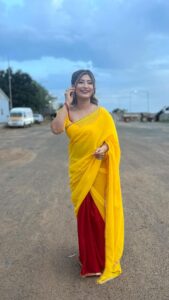 Sunita Gogoi Instagram - ☀️MehabooBa💛 Hair @krishna_hairstylist Outfit @andy_k_studio #reels #mehooba #💛 #song #saree