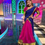 Sunita Gogoi Instagram - #RAJUVOOTLAPARTY Sunday 9.30 pm @vijaytelevision Outfit @andy_k_studio Hair @krishna_hairstylist #newshow #entertainment