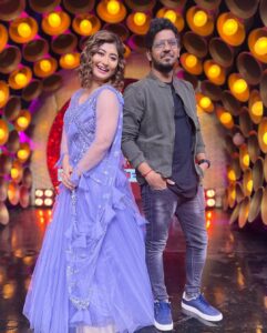 Sunita Gogoi Instagram - Don’t miss to Watch the Finale Cook with Comali 3 pm @vijaytelevision A beautiful Journey of all Emotions 🛑Few pictures are yet to post as only 10 pics In one post😥 A big Thankyou to my Iron Lady for giving dis opportunity Love u mam @ravoofa.h.k Thankyou @parthiv.mani for guiding me through out d show 🕺 Thankyou @mediamasons Outfit @styl_chennai Hair @krishna_hairstylist #Finale #family