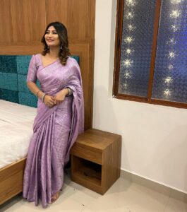 Sunita Gogoi Instagram - Thankyou my darling @pavithra.janani for dis beautiful saree ..my fav colour 💜 Stitched by @shopaholic_collections Hair @style_with_anbu #pic #saree #indian #sareenotsorry