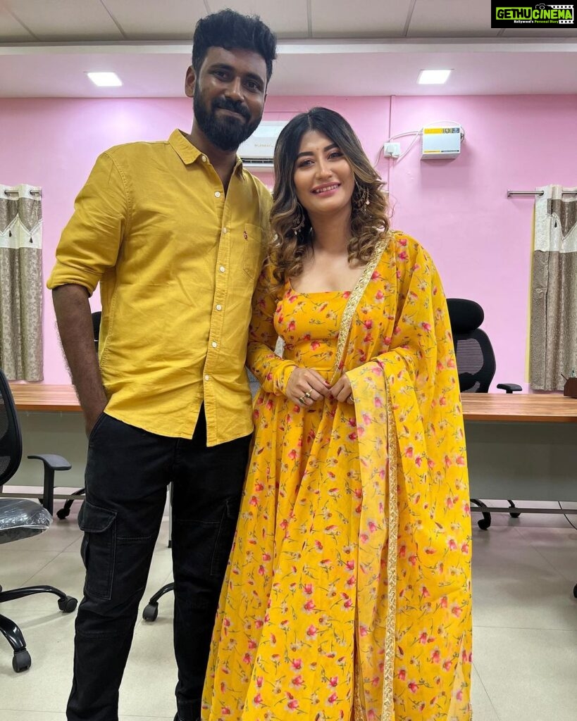 Sunita Gogoi Instagram - Had super fun meeting so many people for Vijay Kondattam 💃 Outfit @shopaholic_collections Hair @style_with_anbu #vijay #kondattam #event #entertainment