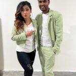 Sunita Gogoi Instagram - All About Last Evening .. After a long time performing live was thrilling and so exciting.. Amazing choreography by @amir__ads and Thankyou to my lovely Dancers🕺 Had fun with d SS darlings @singer_vrusha__ @reshmashyam Hair by @krishna_hairstylist Costume @andy_k_studio #don #movie #launch #dance #choreography #entertainment #privateparty #song