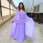 Sunita Gogoi Instagram - Felt Lik a Candy 🍭 Swipe 👉 Makeup @sanaras_makeover Outfit @label_srii Hair @krishna_hairstylist Photographer @danielroy_photography #picoftheday #vijaytelevisionawards