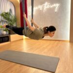 Sunita Gogoi Instagram - And they thought it’s over😊 Rise n slay ..Swipe👉 Studio @aulayaa_yogastudio #motivateyourself #everyday #positive #vibes #only #yoga #aeriel
