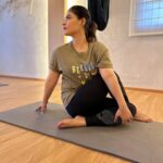 Sunita Gogoi Instagram – And they thought it’s over😊
Rise n slay ..Swipe👉

Studio @aulayaa_yogastudio 

#motivateyourself #everyday #positive #vibes #only #yoga #aeriel