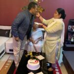 Sunita Gogoi Instagram - Whatever happens my Family🫶🏼never fails to Celebrate My Growth…Grateful🙏🧿 Love you papa mummy…You people make me feel blessed everyday🙏 #gratefull #family #youtube #1million #subscriber