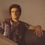 Sunny Hinduja Instagram – रूह देखीं है कभी,
जिस्म सौ बार जले तब भी वही मिट्टी का धेला,
रूह इक बार जलेगी तो कुंदन होगी,
रूह देखी है कभी, कभी रूह को महसूस किया है?

Photographer : @chitrdev.in 
Styled by: @shahriyar_adil 
HMU by: @sahil_anand_arora