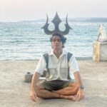 Sunny Hinduja Instagram - Happy New year dearest #instafam ! Wish you all a magical year ahead♥️ #happynewyear #newbeginnings #mahadev #magic #love #power #toall