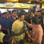 Sunny Hinduja Instagram – कल बोहत ख़ास था पर माँ बाप का साथ उससे अनमोल बना देता है।

Dekhein “Shehzada” apne nazdeeki cinemagharo mein !!
Waise bhi special Friday hai offer for all our Shehzadas & Shehzadis ❤️💥
Buy one ticket, get one FREE. Use promo code SHEHZADA on @bookmyshowin 

आप सभी के प्यार और दुआओं की ज़रूरत है ♥️🙏

#aboutlastnight #shehzada #premiere #love #blessings #grateful 

Outfit : @nm_design_studio 
Styled: @avanipratapgumber 
Hairstylist: @sahilmore_hair Juhu PVR
