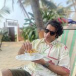 Sunny Hinduja Instagram – French fries khane ka Indian tareeka😋

SWIPE for steps!!

Step 1 : Uthaooo
Step 2 : Doobao 
Step 3 : Khaoo 
Step 4 : Lutf uthaoo 
Step 5 : Dost ko bhi khilao 
Step 6 : Pasar jaaoo

#sunday #ka #funda