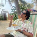 Sunny Hinduja Instagram – French fries khane ka Indian tareeka😋

SWIPE for steps!!

Step 1 : Uthaooo
Step 2 : Doobao 
Step 3 : Khaoo 
Step 4 : Lutf uthaoo 
Step 5 : Dost ko bhi khilao 
Step 6 : Pasar jaaoo

#sunday #ka #funda