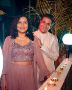 Sunny Hinduja Instagram - सभी को तहें दिल से दीपावली की शुभकामनाएँ ! Wish you all love, light & happiness forever ♥️ Styled by: @shahriyar_adil Outfit by: @bhavyabhasincouture Photographer @chitrdev.in Shoes @dmodotofficial