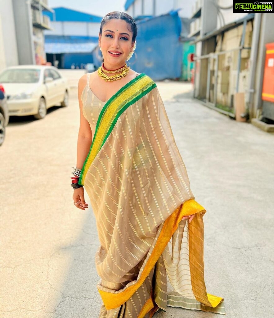 Surbhi Chandna Instagram - 🪔 Outfit @gulabobyabusandeep @abujanisandeepkhosla Stylist @stylebysugandhasood Jewels @shivannishiralli