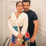 Surbhi Chandna Instagram - How to be Saxyy At 40 Learn from Arjun Bijlani Junnnn 💜💜