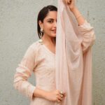 Surbhi Chandna Instagram - Pehnawa @saaya.thelabel @fashionbusinessofficials