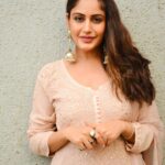 Surbhi Chandna Instagram - Pehnawa @saaya.thelabel @fashionbusinessofficials