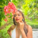 Surbhi Chandna Instagram - Exploring the Lumpini park that is connected with @sindhornkempinski @pickyourtrail Stylist: @styling.your.soul Outfit: @myfywish Jewellery @pclovesdrama Managed by @pranavi_chandna #sindhornkempinski #pickyourtrail