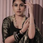 Surbhi Chandna Instagram - Naari Sabse Khoobsurat in a Saree 🥻