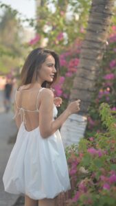 Surbhi Jyoti Instagram - Happy Sunday my Lovlies 🌸 . . . . . . . . . . . Shot by @deepak_das_photography HMU @tanyamakeoverofficial