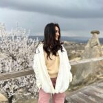 Surbhi Jyoti Instagram - Where ever you go becomes a part of you somehow... . . . . . . @confiancecommunications @turkiyetourism_in @goturkiye Cappadocia / Türkiye