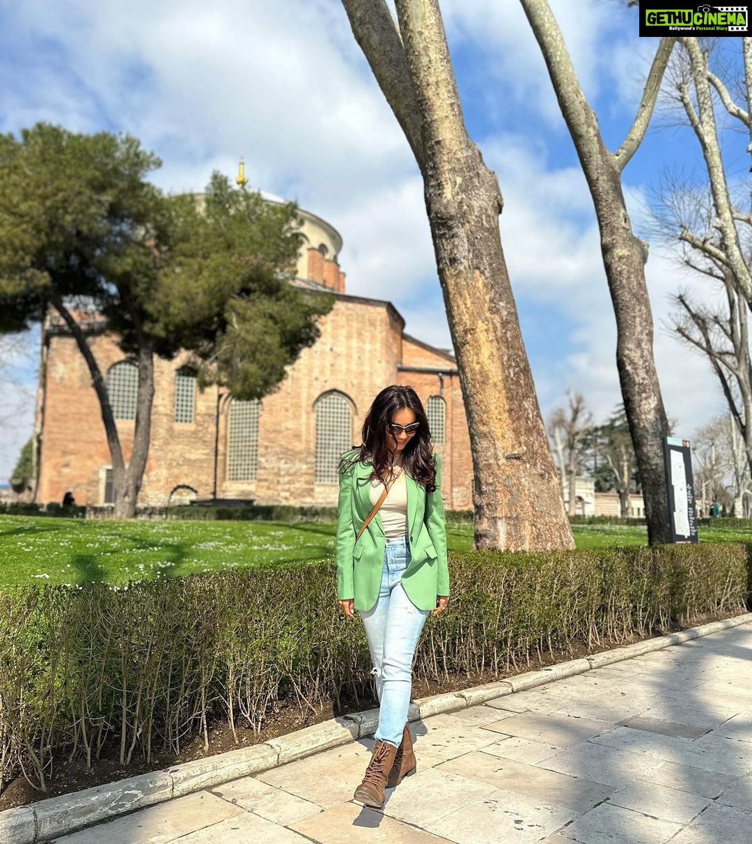 Surbhi Jyoti Instagram - Happiness is seeing new places 💖 . . . . . . . . . #turkey #istanbul #travel #history