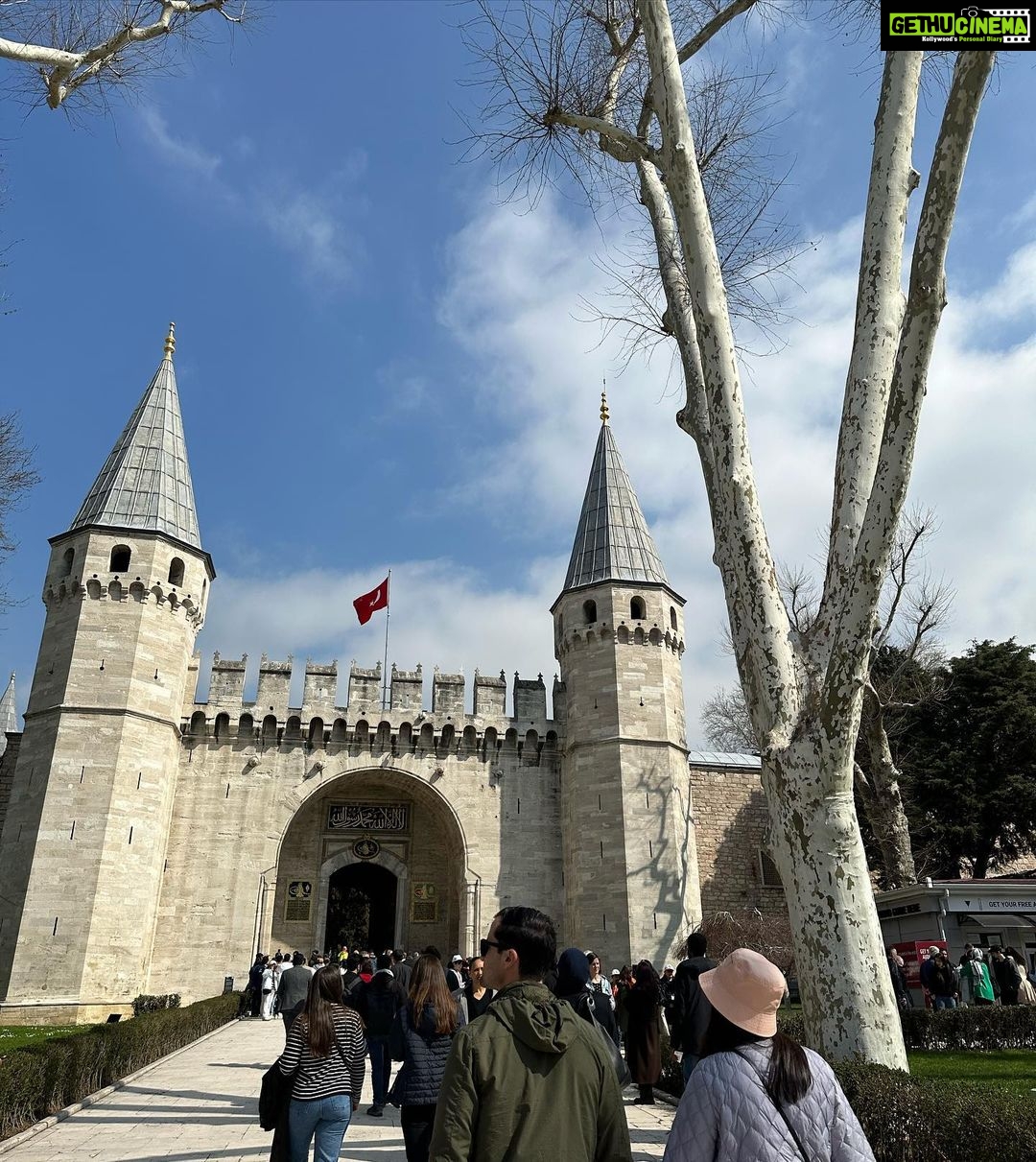 Surbhi Jyoti Instagram - Happiness is seeing new places 💖 . . . . . . . . . #turkey #istanbul #travel #history