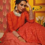 Surbhi Jyoti Instagram - Baisakhi diyan Mubaarakaan✨ . . . . . . @tussah_siddhishah @horilhumad @illuminate_shine_everyday @shopziddi @fab_beauty___ @sidandpiyu