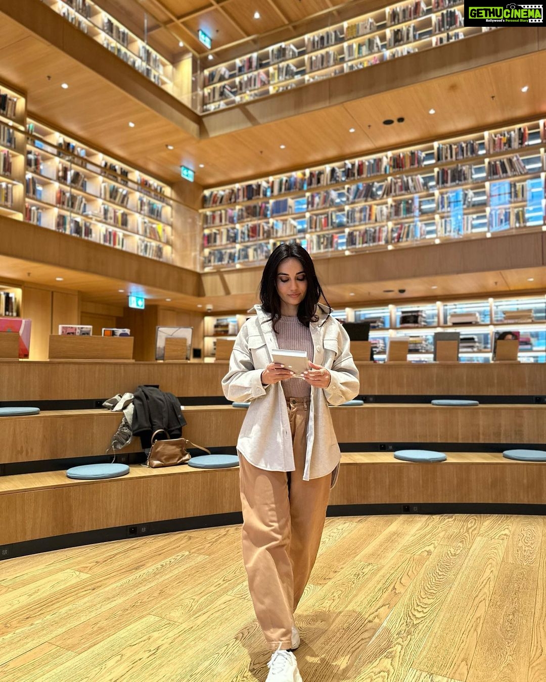 Surbhi Jyoti Instagram - Art, culture, museums, history, food, and music... Istanbul has it all❤️ 🇹🇷🇹🇷 #istanbul #turkey . . . . . @goturkiye @turkiyetourism_in @confiancecommunications İstanbul Turkey