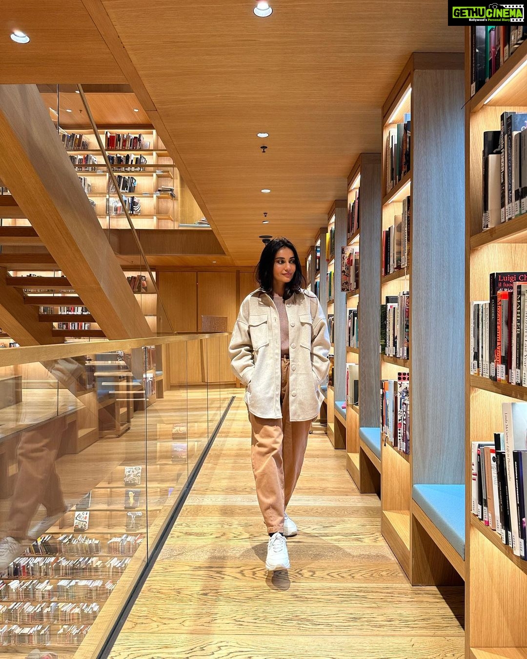Surbhi Jyoti Instagram - Art, culture, museums, history, food, and music... Istanbul has it all❤️ 🇹🇷🇹🇷 #istanbul #turkey . . . . . @goturkiye @turkiyetourism_in @confiancecommunications İstanbul Turkey