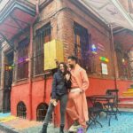 Surbhi Jyoti Instagram - Painting the town peach! . . . . . . @goturkiye @turkiyetourism_in @confiancecommunications İstanbul Turkey
