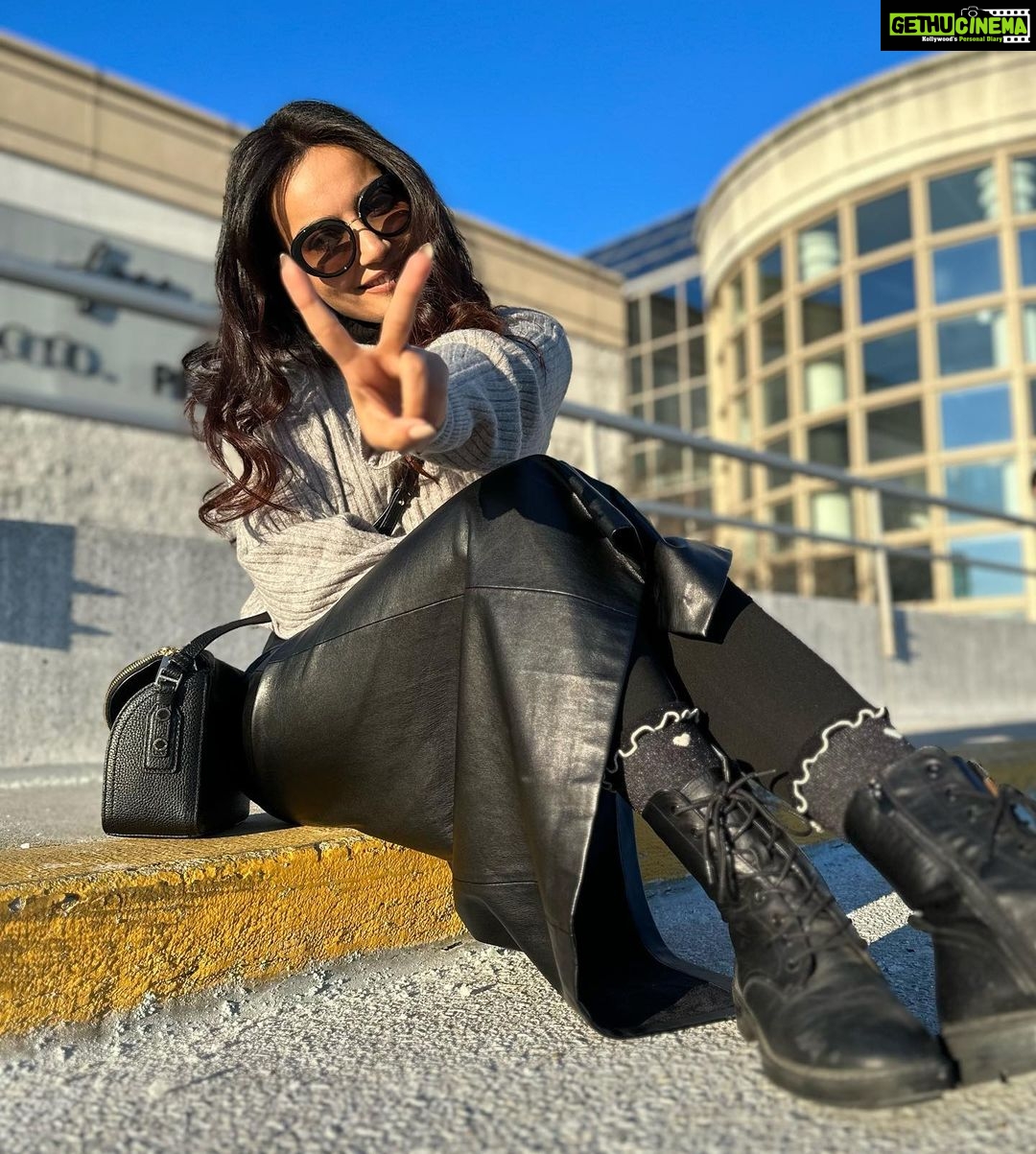 Surbhi Jyoti Instagram - Cover me in sunshine ✨ . . . . . . . #wintersun