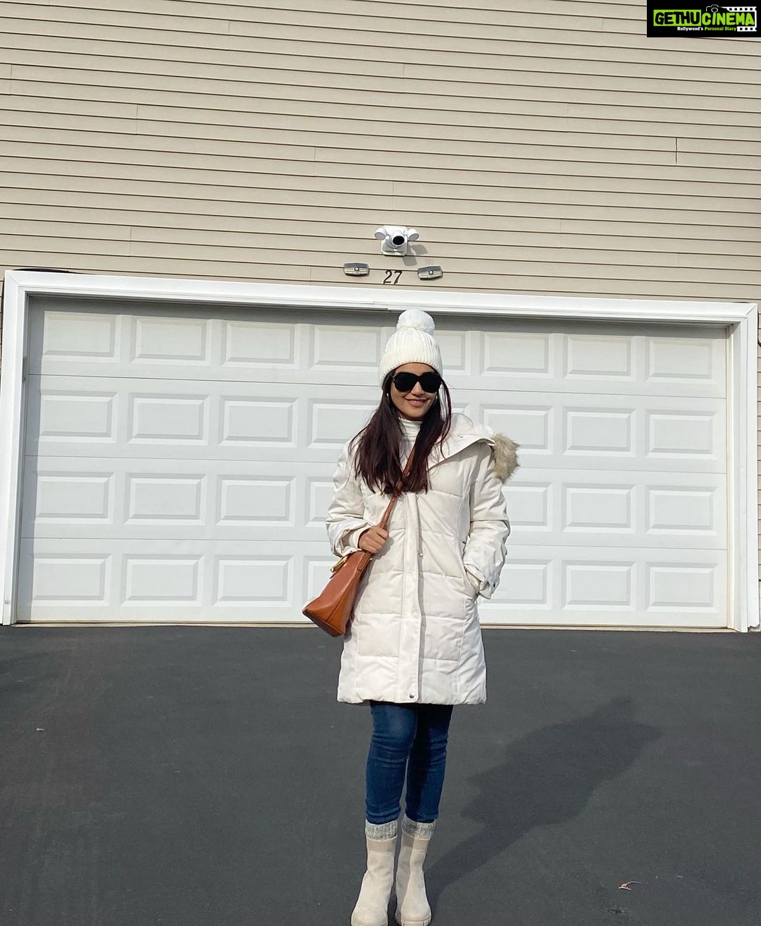 Surbhi Jyoti Instagram - In case you haven't noticed, it's COLD 🥶