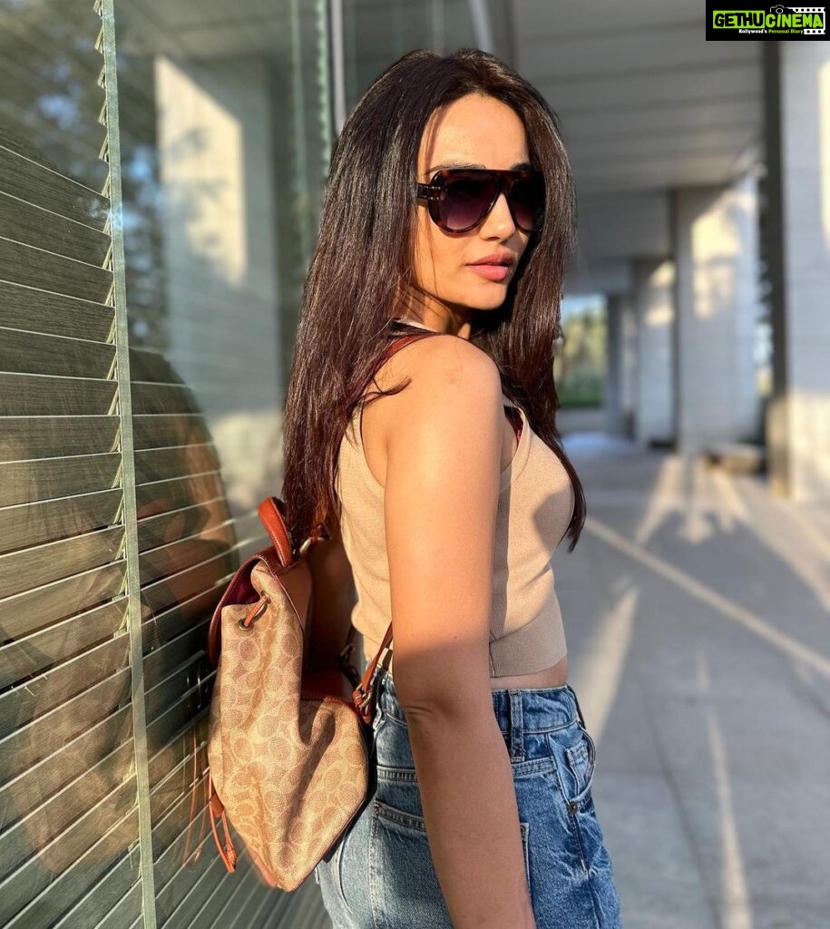 Surbhi Jyoti Instagram - Cover me in sunshine 🫶🏼