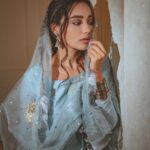 Surbhi Jyoti Instagram - Paranda ✨✨ . . . . . . . . 📸 @deepak_das_photography 💄 @makeitupwithsimmy 👗 @theloom.in #indiangirls #punjaban #punjabisuit #gotapatti #paranda