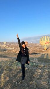 Surbhi Jyoti Instagram - Amazing is an understatement for this experience ✨ . . . . . . . . #hotairballoon #travel @confiancecommunications @goturkiye @turkiyetourism_in Cappadocia / Türkiye