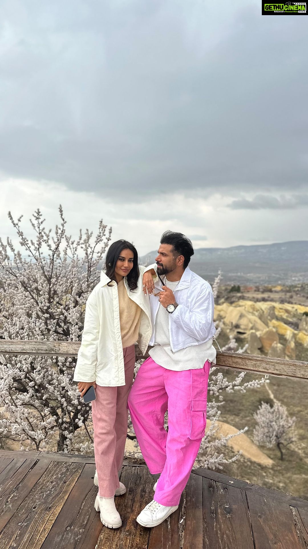 Surbhi Jyoti Instagram - Bas chal hi raha hai yaar! 🤓 Mount Erciyes