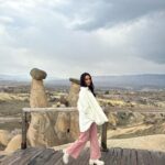 Surbhi Jyoti Instagram – Where ever you go becomes a part of you somehow…
.
.
.
.
.
.
@confiancecommunications 
@turkiyetourism_in 
@goturkiye Cappadocia / Türkiye