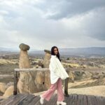 Surbhi Jyoti Instagram - Where ever you go becomes a part of you somehow... . . . . . . @confiancecommunications @turkiyetourism_in @goturkiye Cappadocia / Türkiye