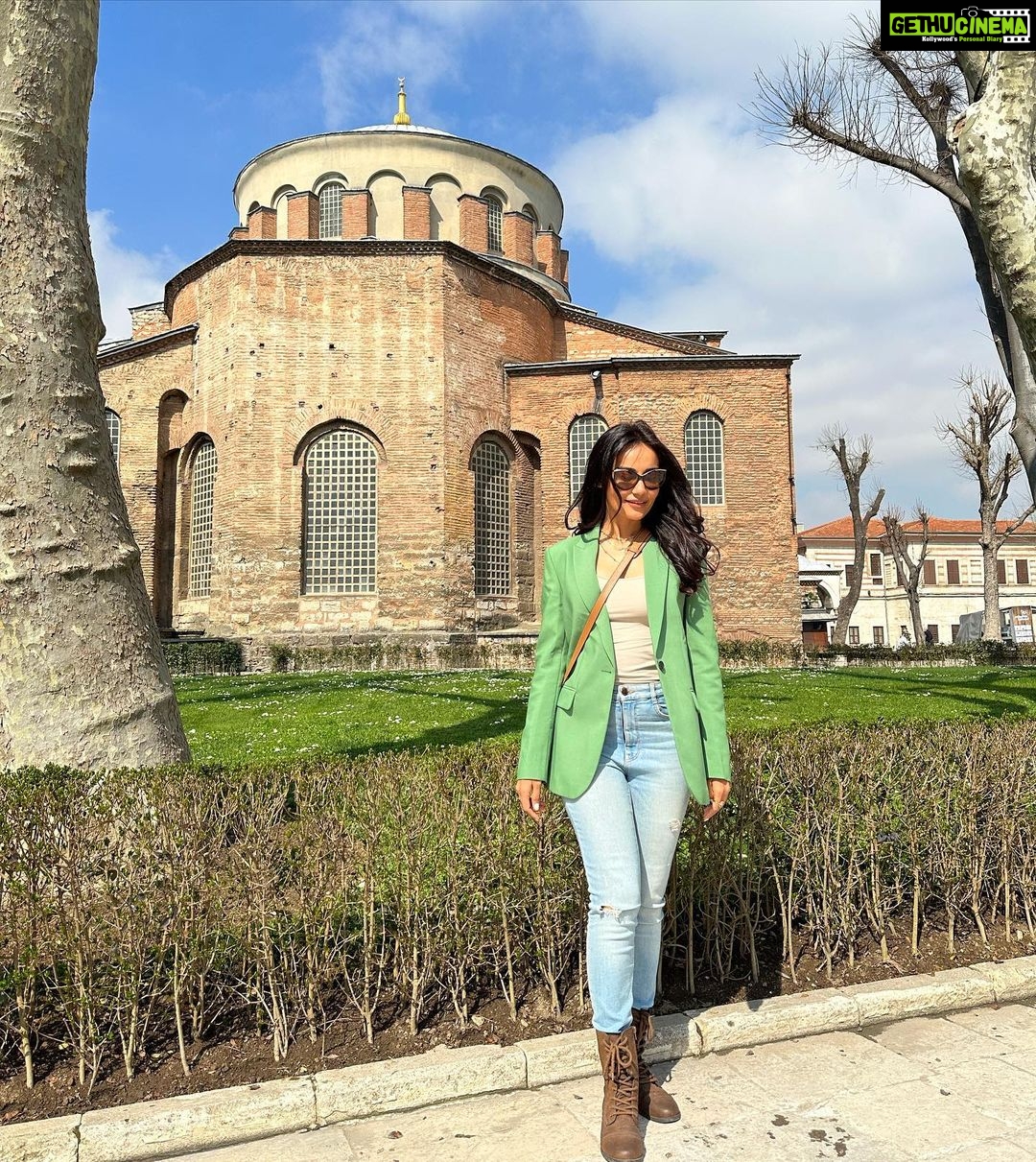 Surbhi Jyoti Instagram - Happiness is seeing new places 💖 . . . . . . . . . #turkey #istanbul #travel #history