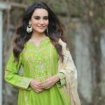 Surbhi Jyoti Instagram - अक्षय तृतीया की शुभकामनाएँ🙏🏻