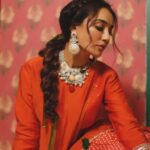 Surbhi Jyoti Instagram - Baisakhi diyan Mubaarakaan✨ . . . . . . @tussah_siddhishah @horilhumad @illuminate_shine_everyday @shopziddi @fab_beauty___ @sidandpiyu