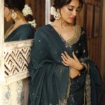 Surbhi Jyoti Instagram - Gajra Mohabbat wala 🤍 . . . . . . . . Wearing @jigarmaliofficial Clicked by @horilhumad MUA @fab_beauty___ Hair @sidandpiyu
