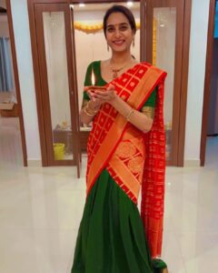 Sureka Instagram - Happy Diwali all my insta family 💚❤️💛