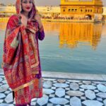 Surilie Gautam Instagram - Such a divine blessing 😇 Saibhang’s first visit to Shri Harmandir Sahib Ji 🙏🏻 Can’t thank baba ji enough for this lil donut🥰😇🙏🏻 #goldentemple #amritsar #divineblessing #donutdiaries Sri Harmandir Sahib, Sri Amritsar - www.sgpc.net