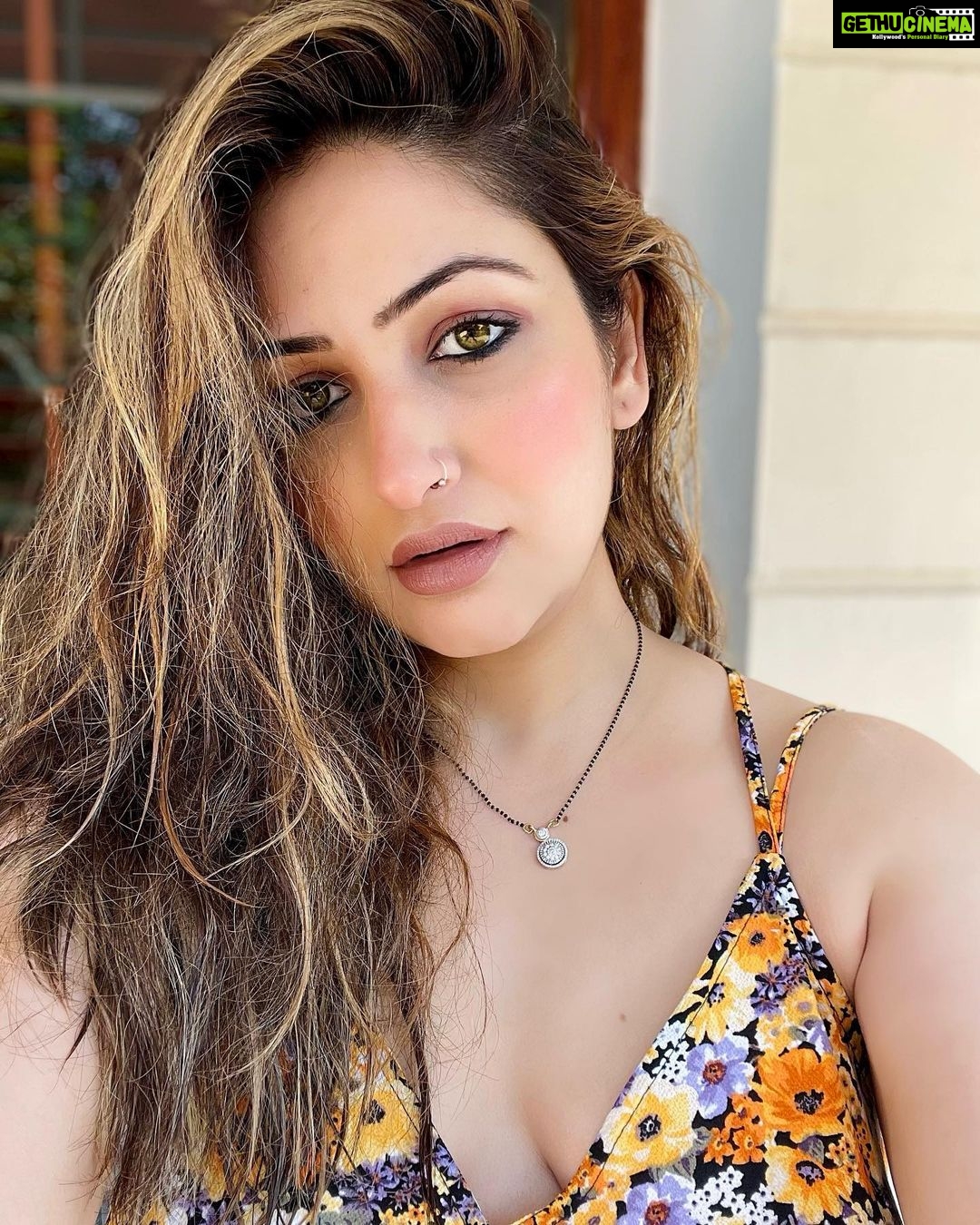 Surilie Gautam Instagram - Red kinda day ❤️